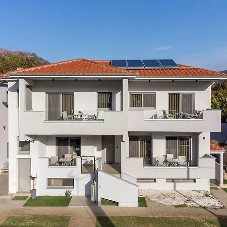 Aparthotel Elisavet Nuevo & 4*