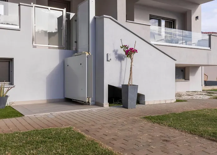 Elisavet Nuevo & Aparthotel 4*