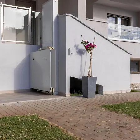 Elisavet Nuevo & Aparthotel 4*