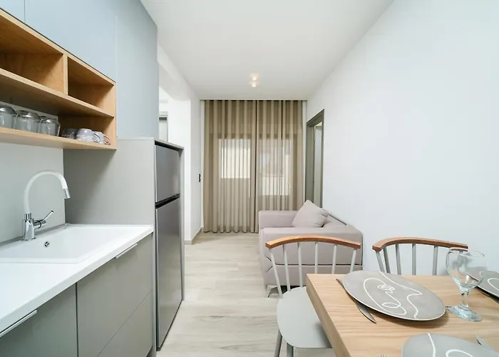 Elisavet Nuevo & Σκάλα Ποταμιάς